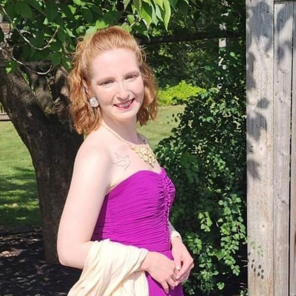 Meet your Posher, Alicia - Picture 3 of 3